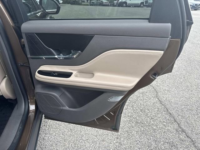 Used 2022 Lincoln Corsair AWD w/ Premium Package image 24