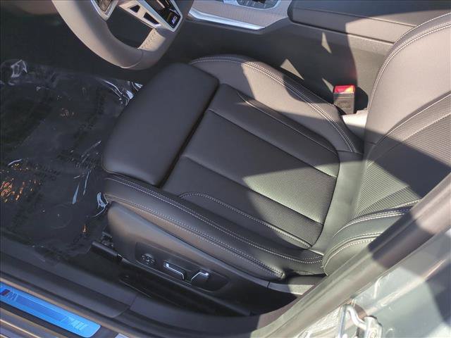 New 2026 BMW 330i Sedan w/ M Sport Package RWD image 4