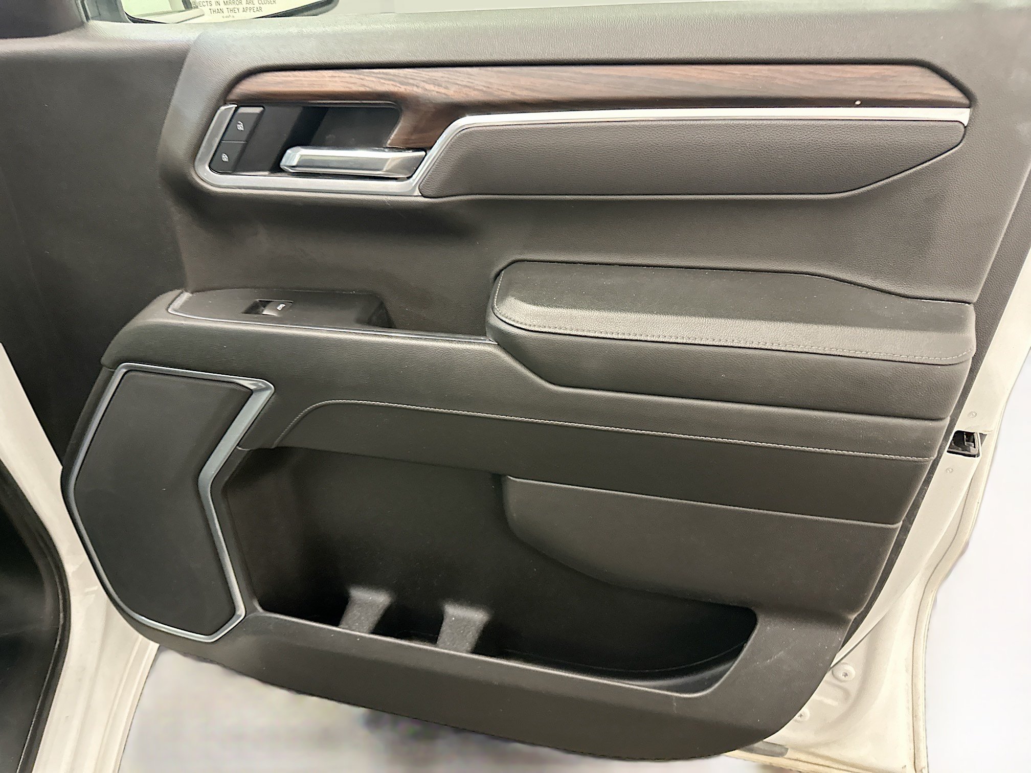 Used 2025 GMC Sierra 1500 SLT AWD/4WD image 33