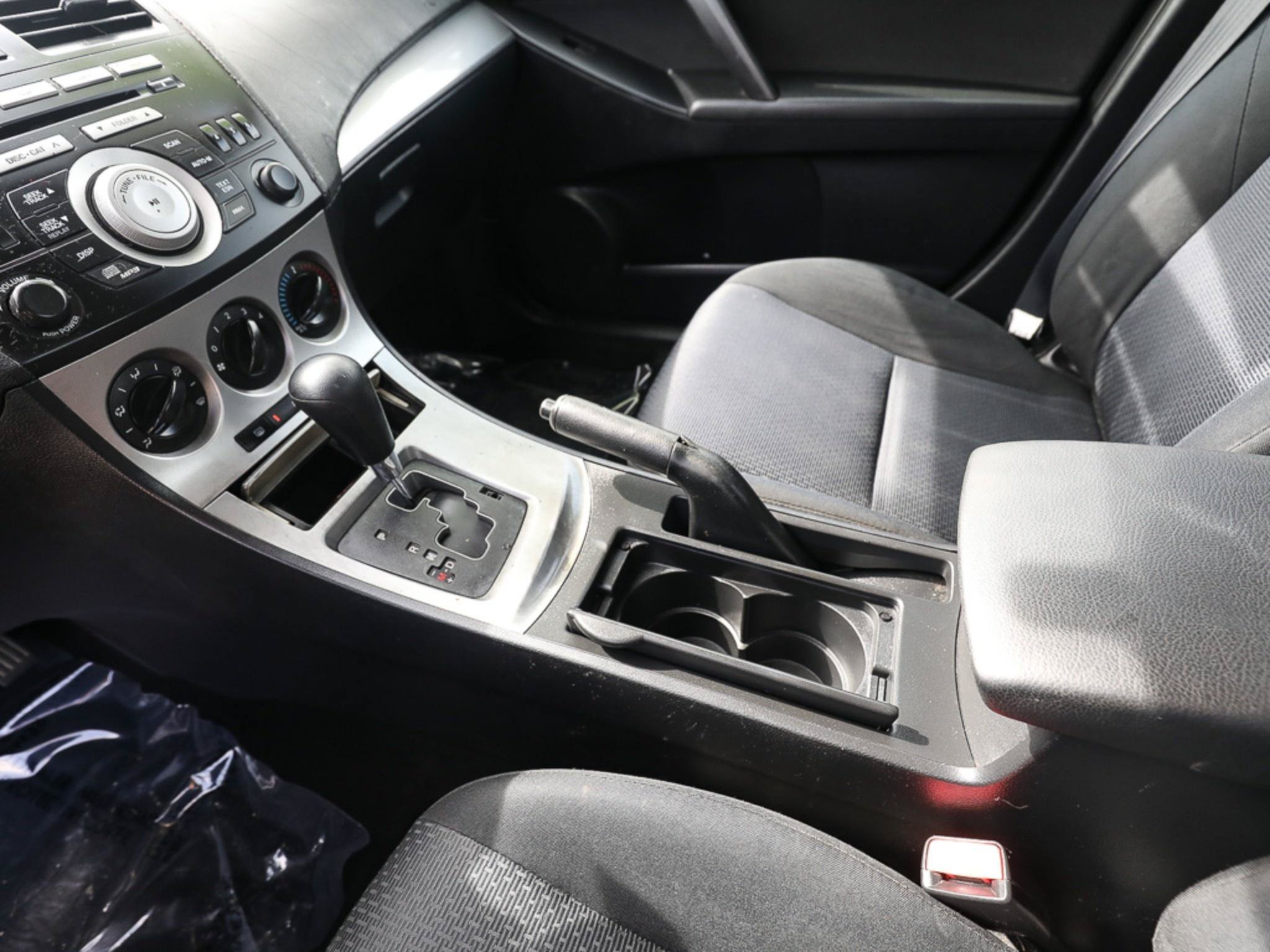 Used 2010 MAZDA MAZDA3 i Touring FWD image 18