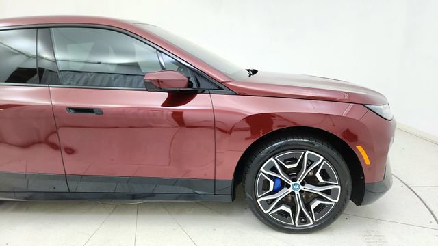 Used 2024 BMW iX xDrive50 w/ Premium Package AWD/4WD image 7