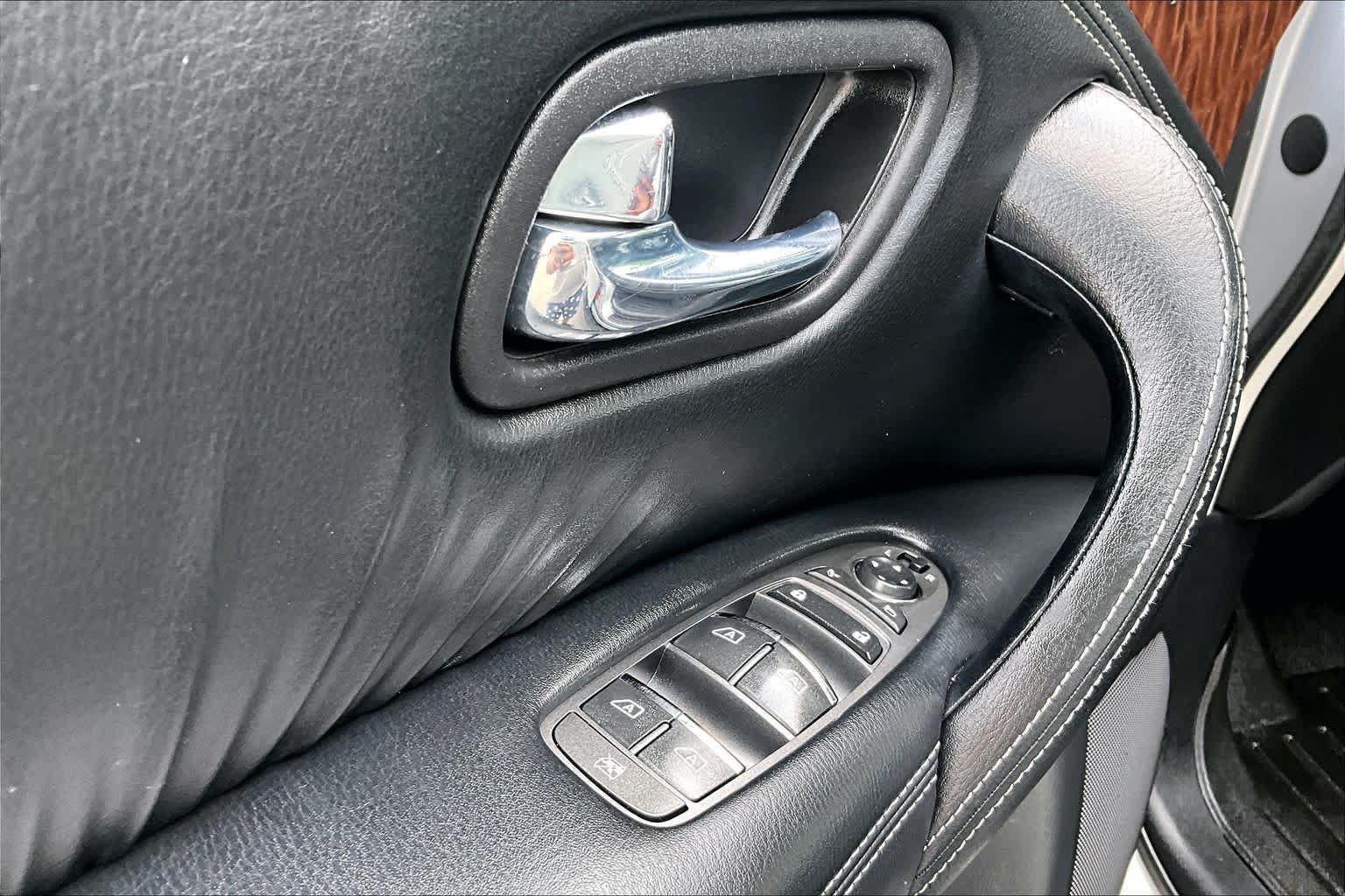 Used 2019 Nissan Armada Platinum w/ Cargo Package AWD/4WD image 31