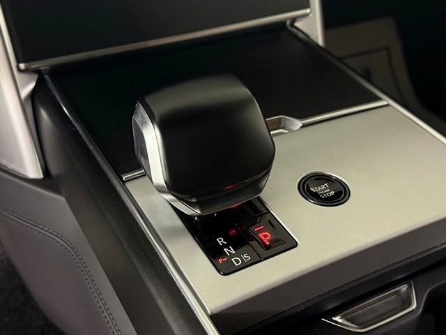 New 2025 Land Rover Range Rover SV AWD/4WD image 34