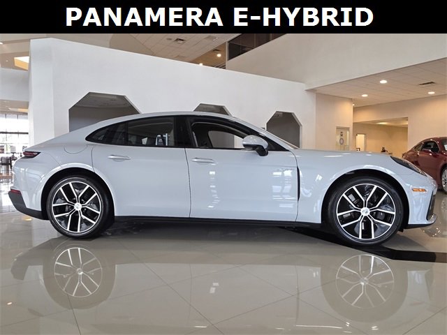 Used 2026 Porsche Panamera 4 image 2