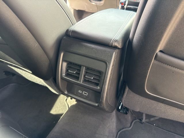 Used 2025 Cadillac XT4 Premium Luxury image 33