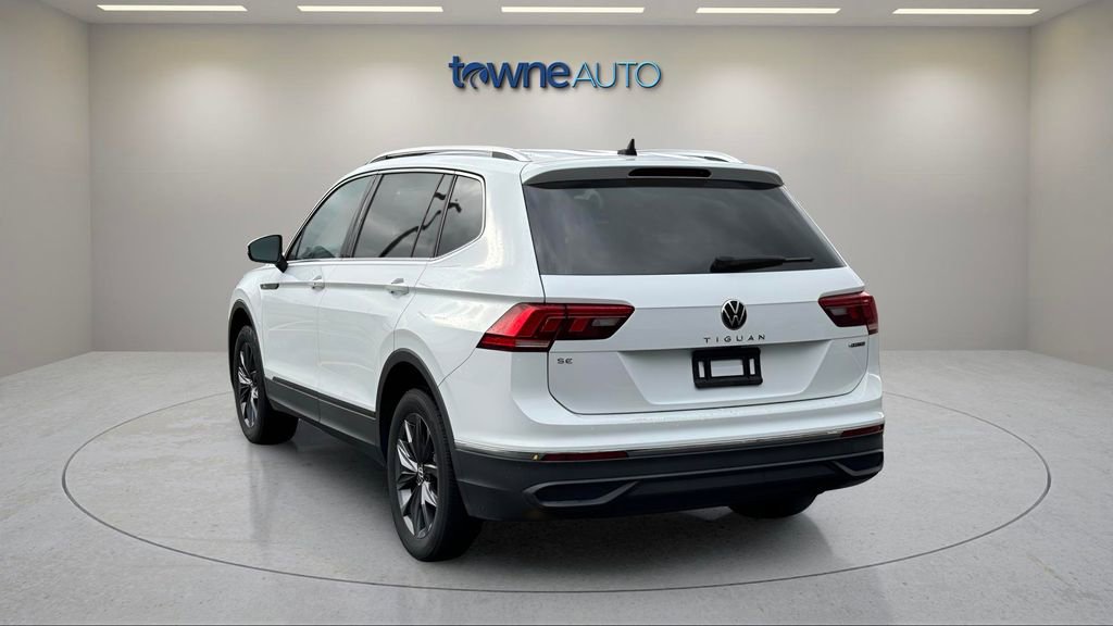 Used 2022 Volkswagen Tiguan SE image 3