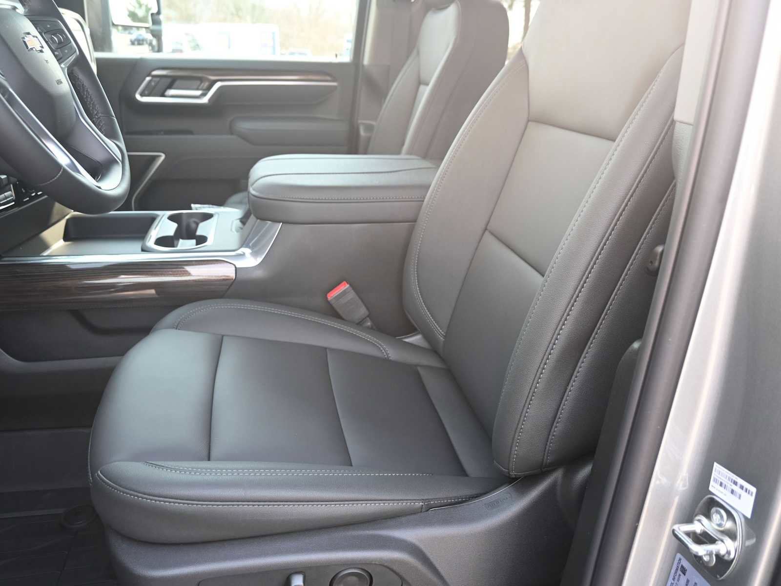 New 2026 Chevrolet Silverado 3500 LT w/ All Star Edition image 13