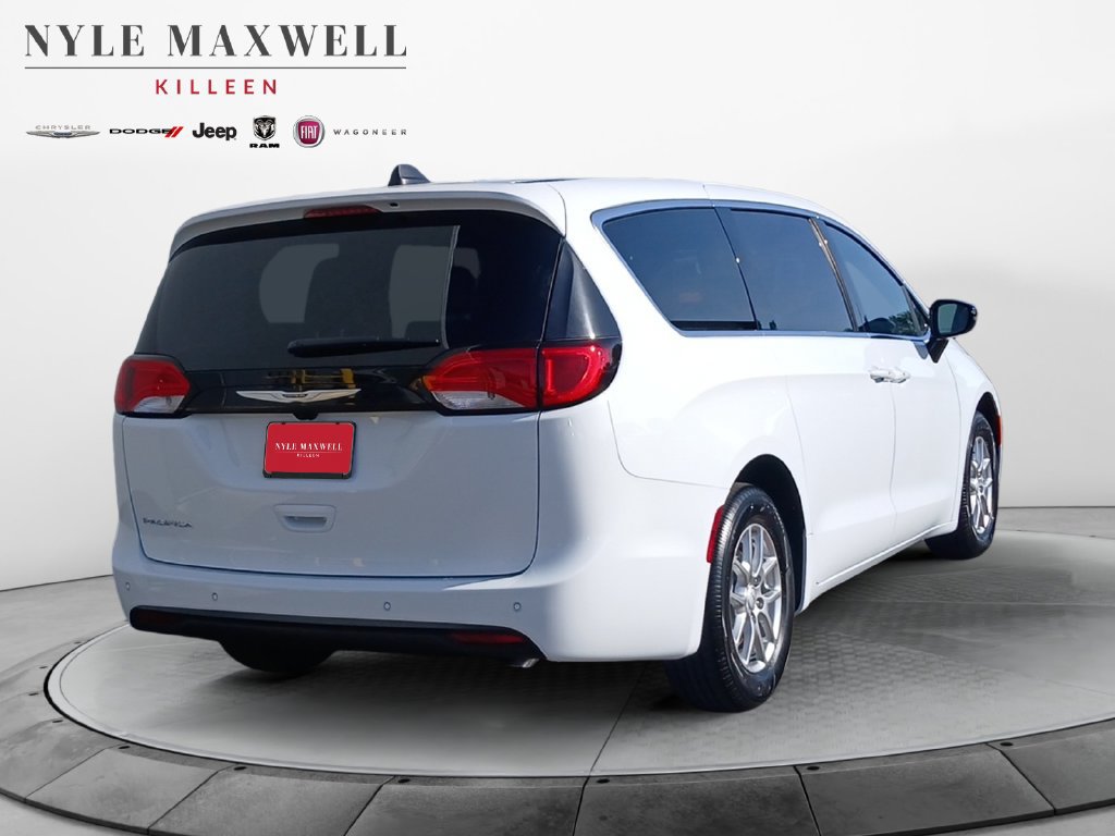 New 2027 Chrysler Pacifica LX FWD image 16