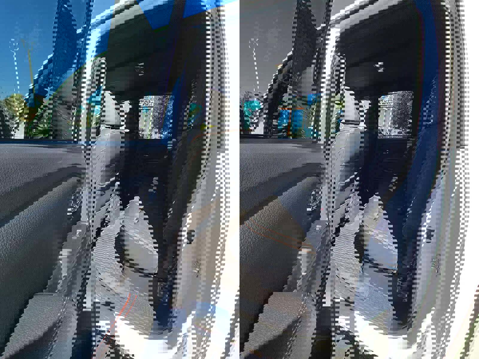 Used 2024 Nissan Titan PRO-4X w/ Pro-4x Utility Package image 9