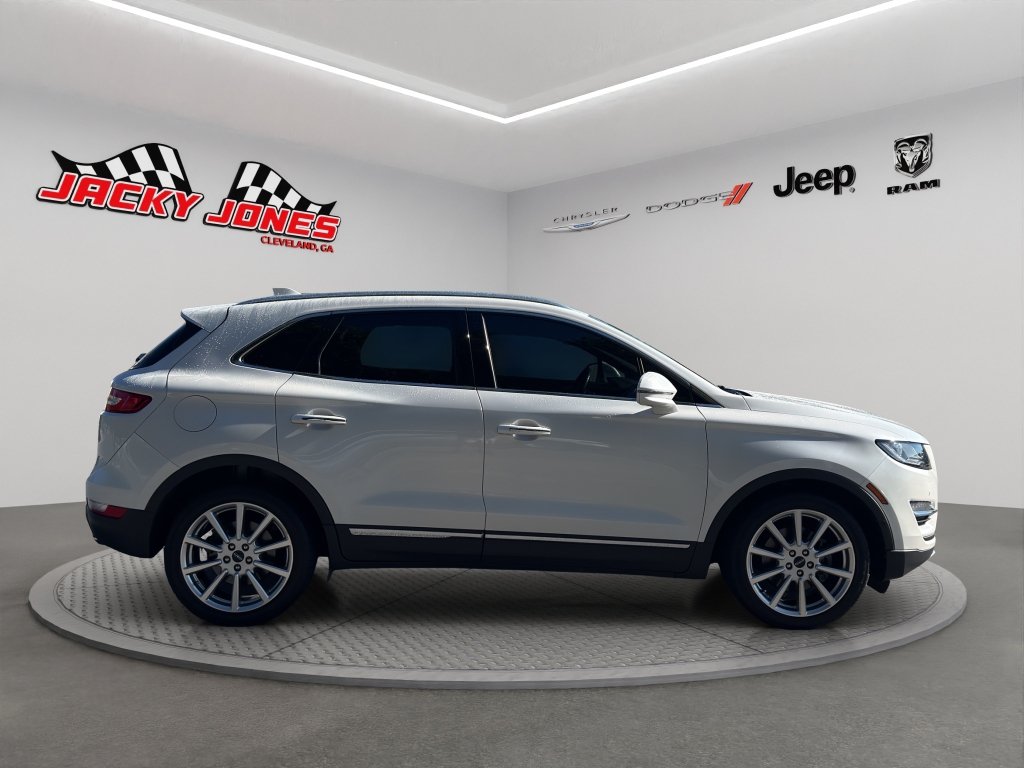 Used 2019 Lincoln MKC Reserve w/ MKC Technology Package FWD image 11
