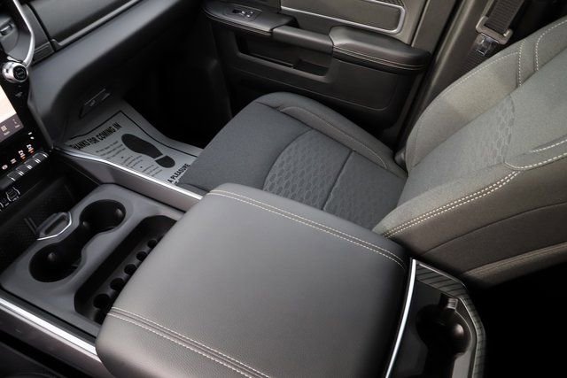 New 2026 RAM 2500 Big Horn AWD/4WD image 28
