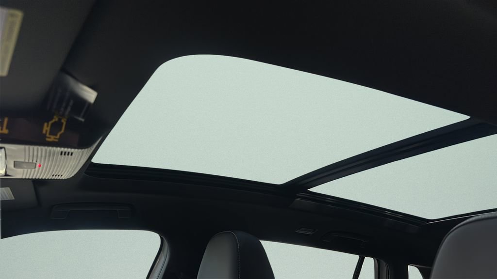 New 2026 Volkswagen Tiguan SE R-Line image 19