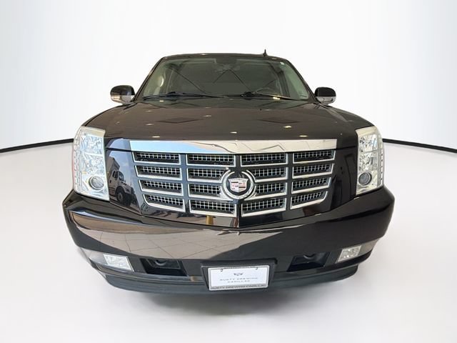 Used 2010 Cadillac Escalade Premium AWD/4WD image 2