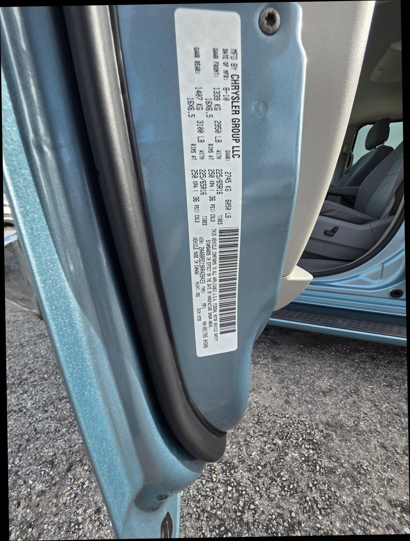 Used 2010 Chrysler Town & Country Touring FWD image 25