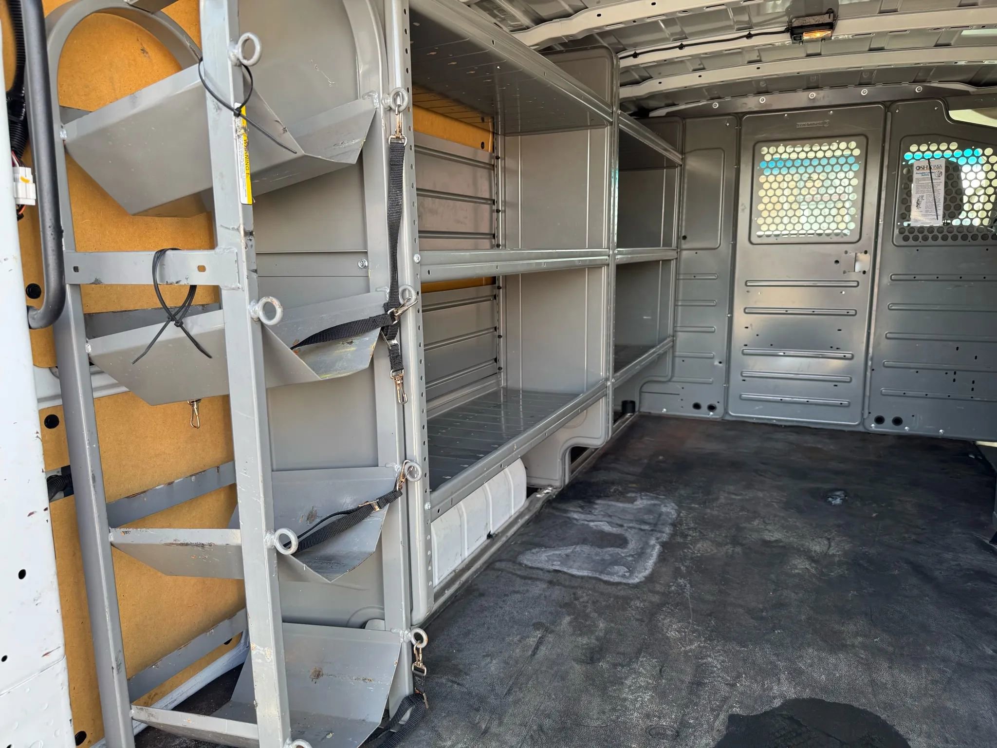 Used 2019 Nissan NV 2500 SV image 26