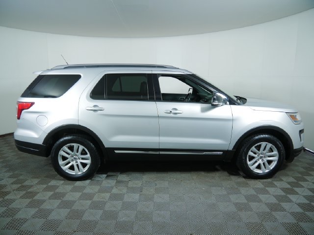 Certified 2018 Ford Explorer XLT AWD/4WD image 10