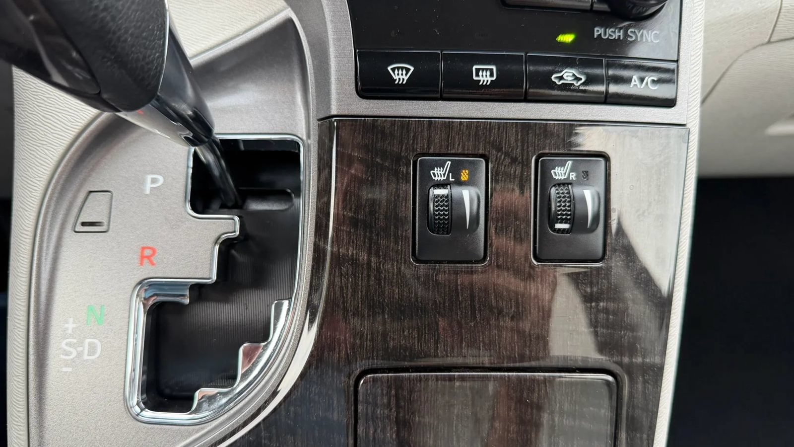 Used 2014 Toyota Venza XLE AWD/4WD image 20
