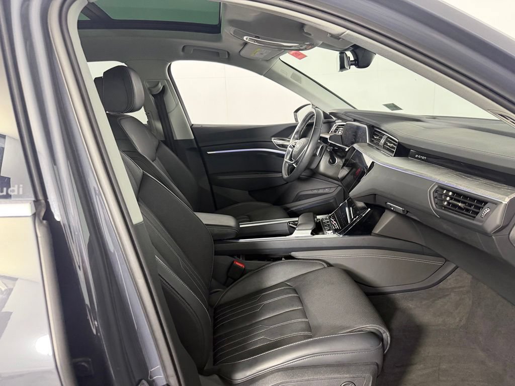 Used 2024 Audi Q8 e-tron Prestige w/ Prestige Package AWD/4WD image 32