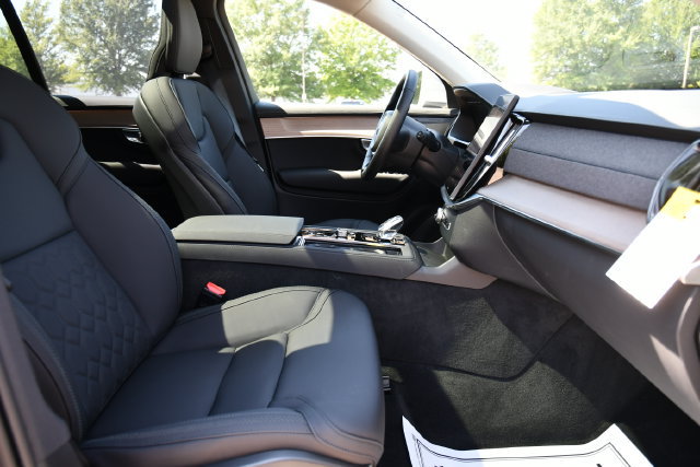 New 2026 Volvo XC90 B6 Plus w/ Protection Package Premier AWD/4WD image 30