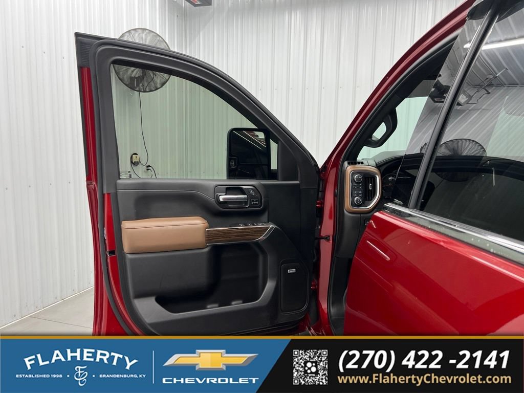 Used 2023 Chevrolet Silverado 2500 High Country w/ Z71 Off-Road Package AWD/4WD image 8
