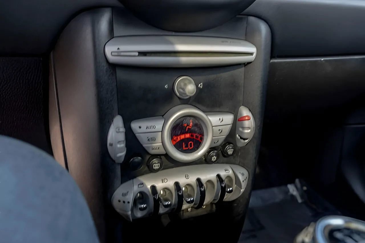 Used 2009 MINI Cooper S image 16