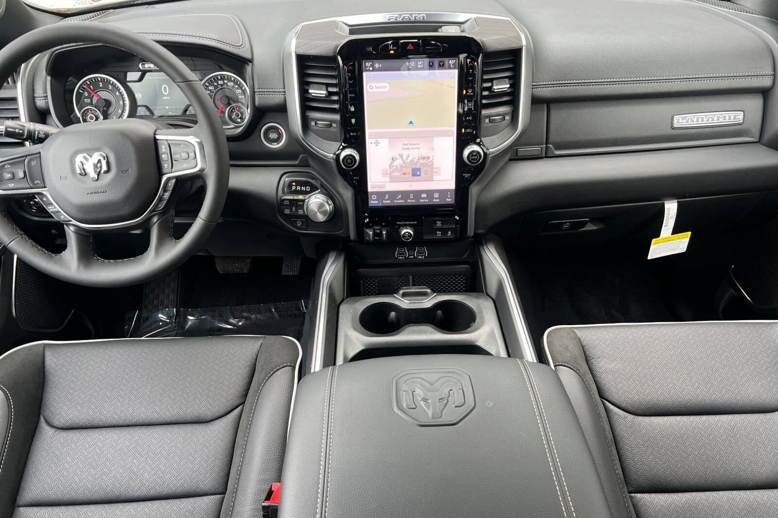 New 2025 RAM 1500 Laramie w/ Trailer Tow Group AWD/4WD image 15