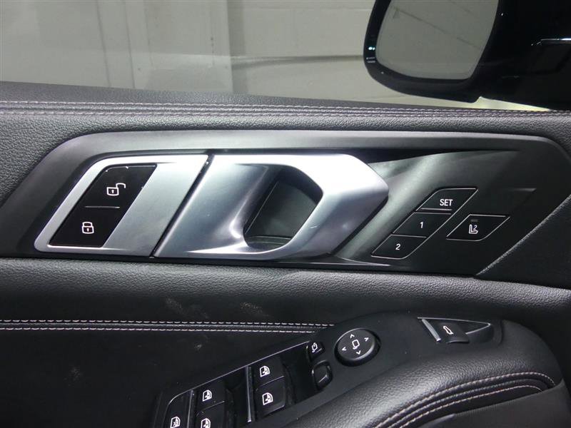 Used 2020 BMW X5 M50i w/ Premium Package image 20