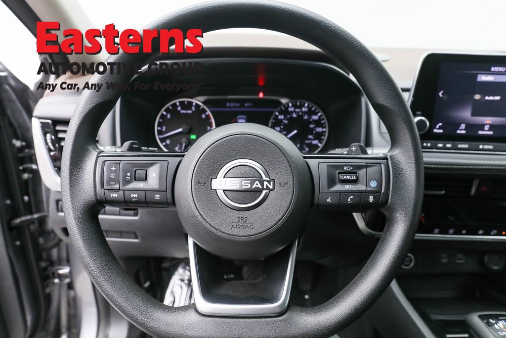 Used 2022 Nissan Rogue SV image 10