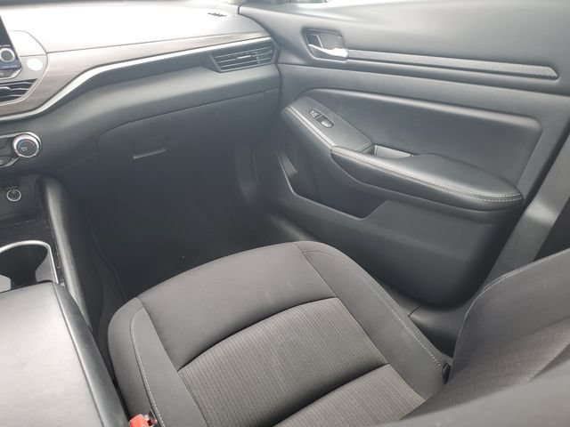 Used 2024 Nissan Altima 2.5 SV FWD image 21