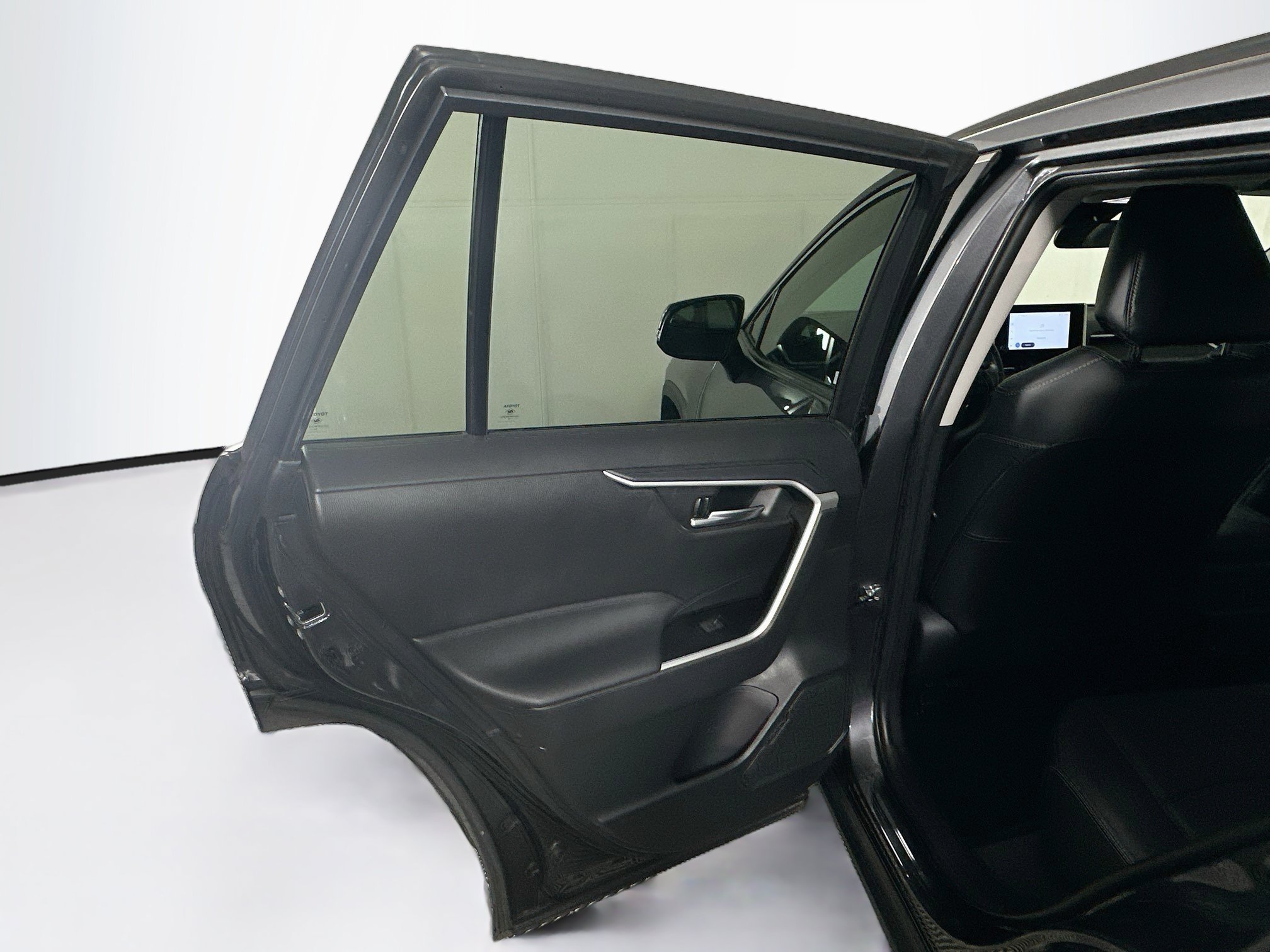 Used 2025 Toyota RAV4 XLE Premium FWD image 25