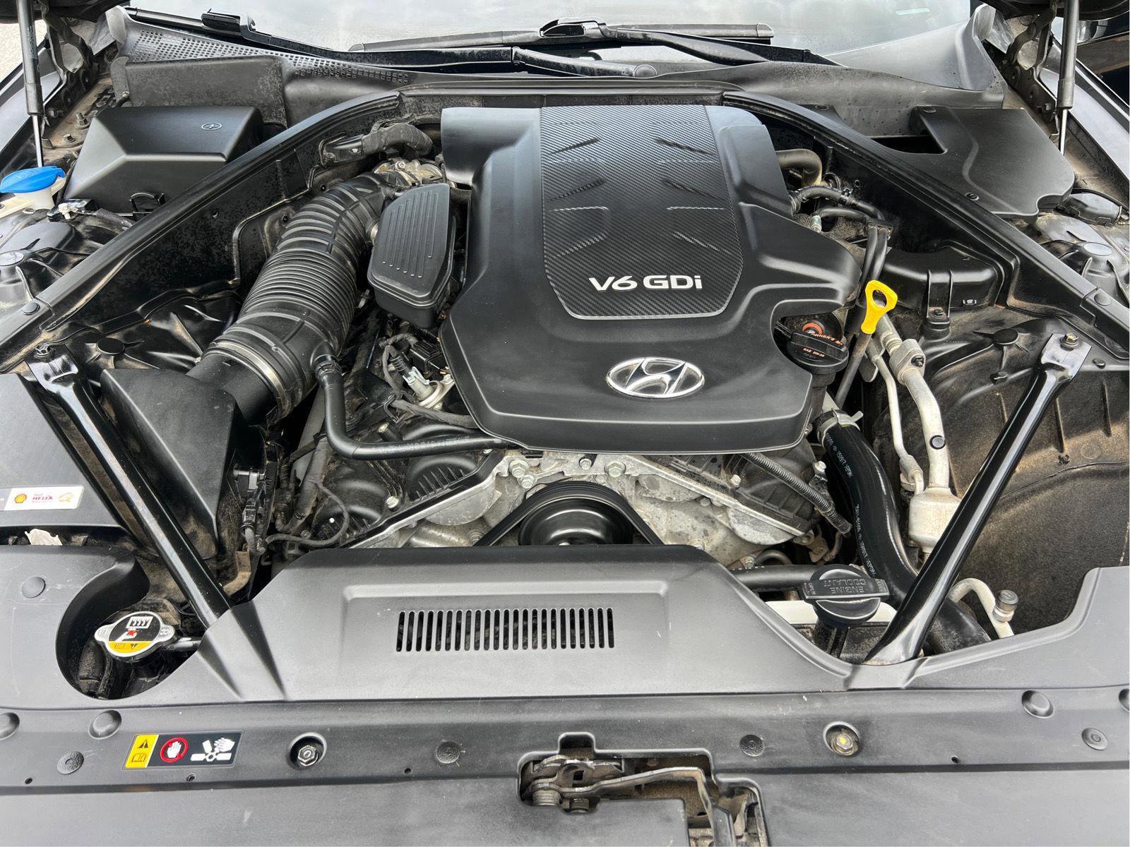 Used 2016 Hyundai Genesis 3.8 RWD image 30
