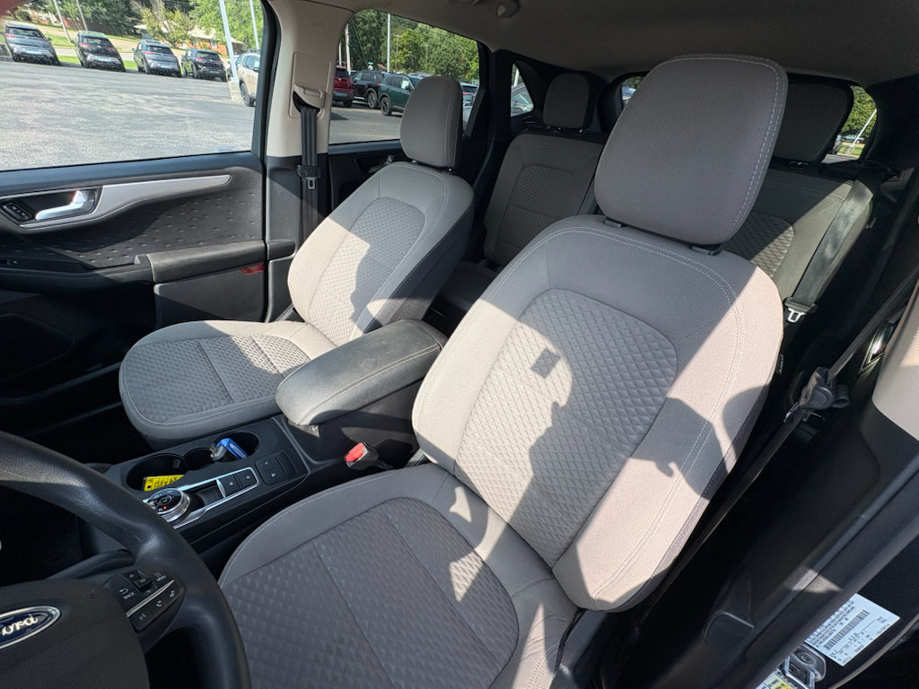 Used 2020 Ford Escape SE FWD image 14