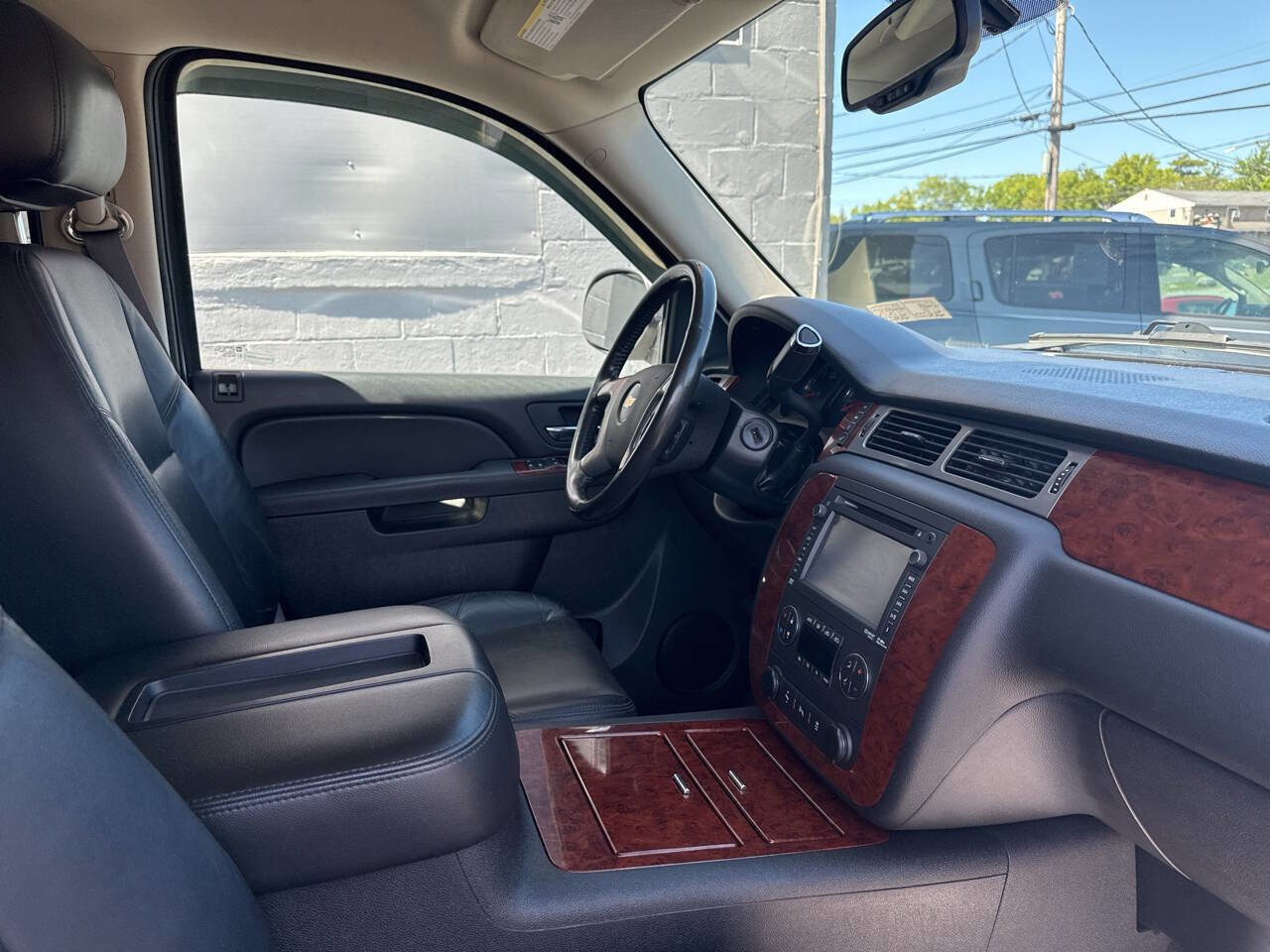 Used 2012 Chevrolet Avalanche LTZ AWD/4WD image 30