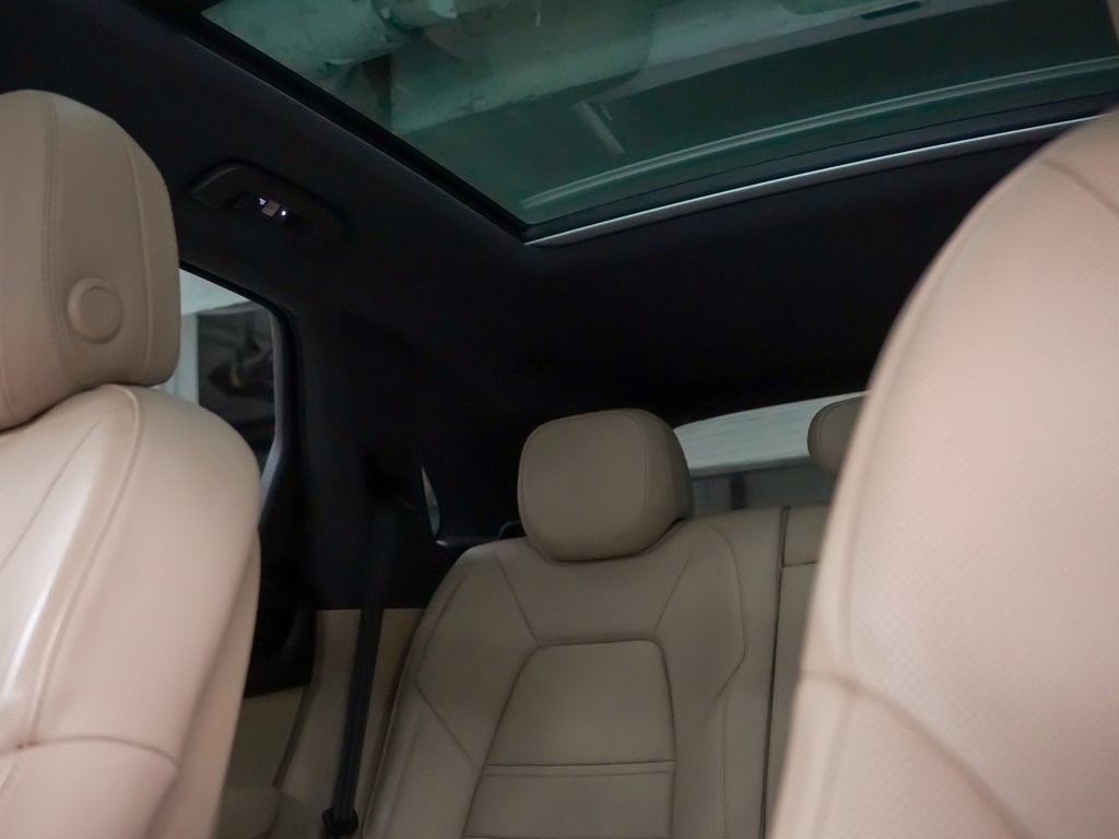 Certified 2023 Porsche Cayenne image 35