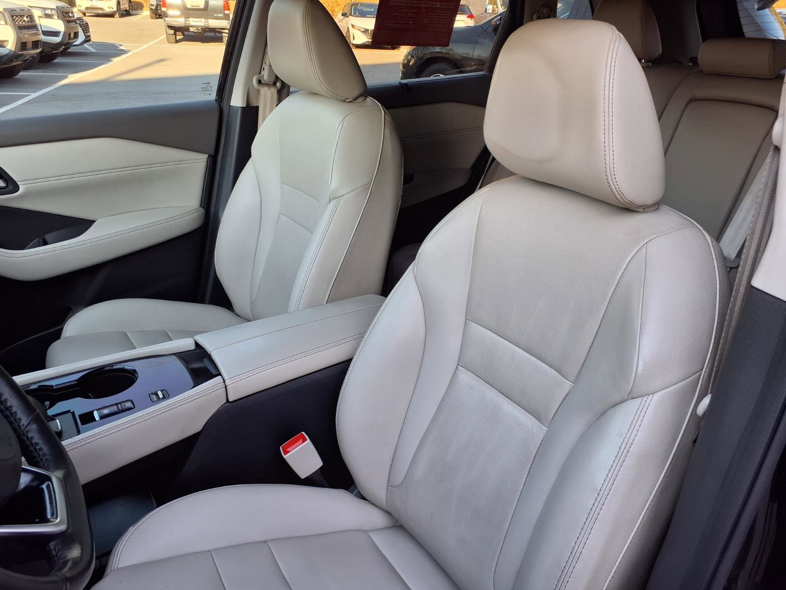 Used 2023 Nissan Rogue SL w/ SL Premium Package image 12