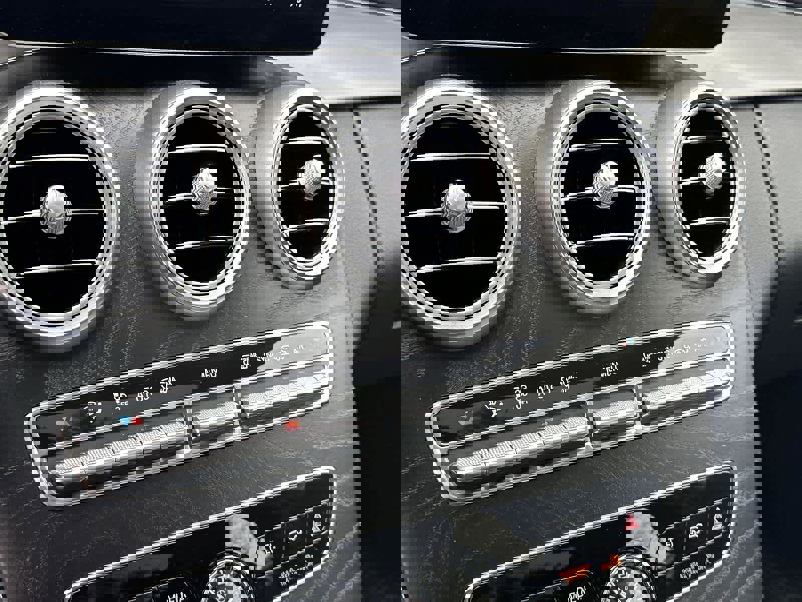 Used 2019 Mercedes-Benz C 300 4MATIC Sedan image 31