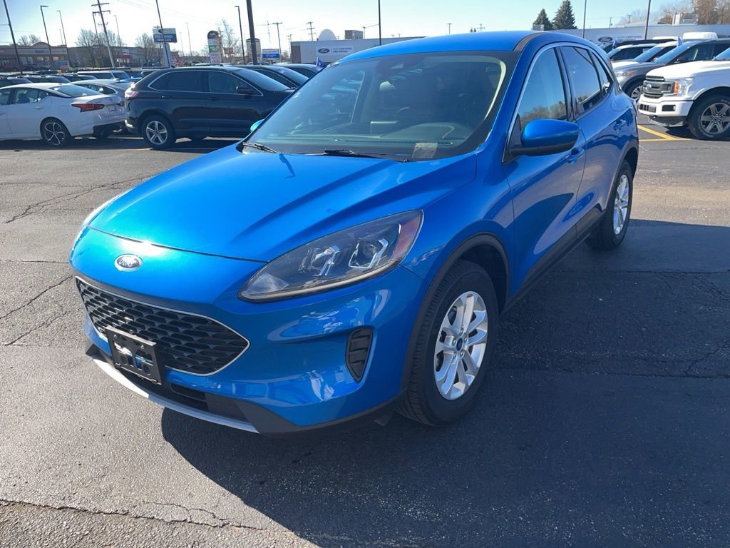Used 2020 Ford Escape SE image 1
