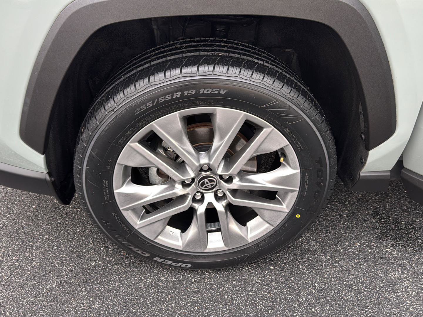 Used 2023 Toyota RAV4 XLE Premium image 31