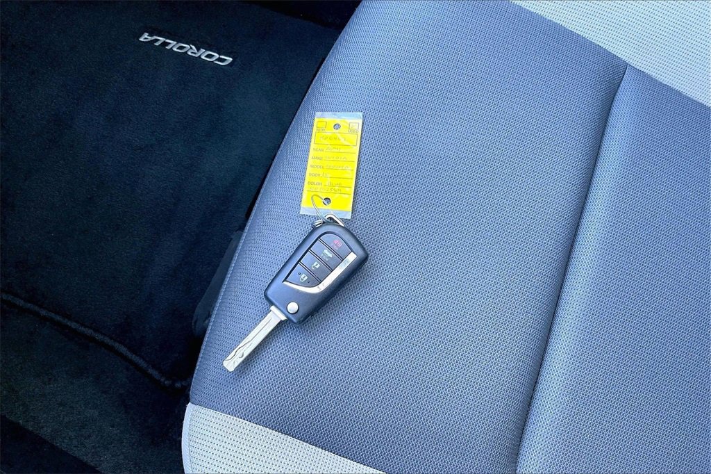 Used 2024 Toyota Corolla LE image 11