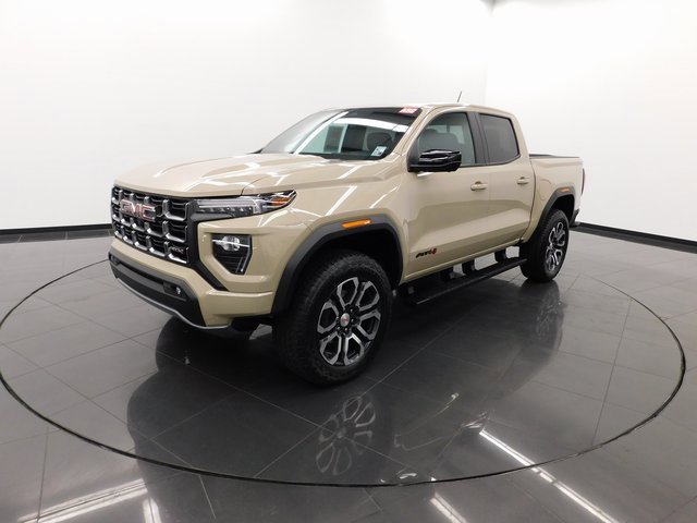 Used 2024 GMC Canyon AT4 w/ AT4 Premium Package image 4