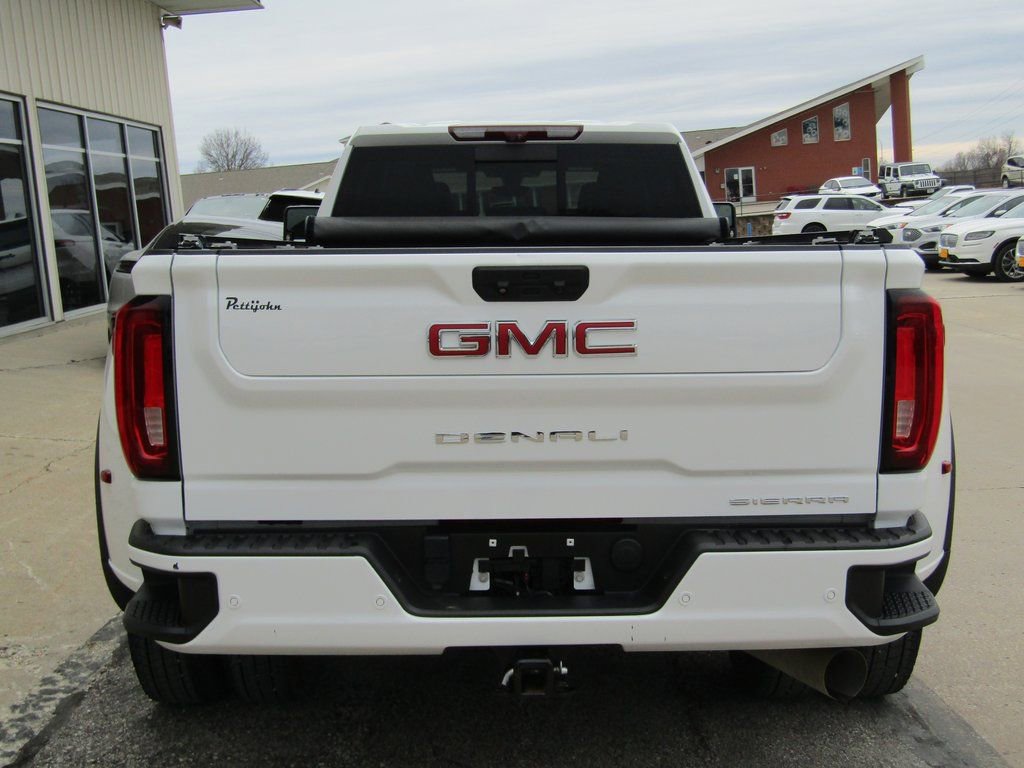 Used 2023 GMC Sierra 3500 Denali w/ Denali Ultimate Package image 4