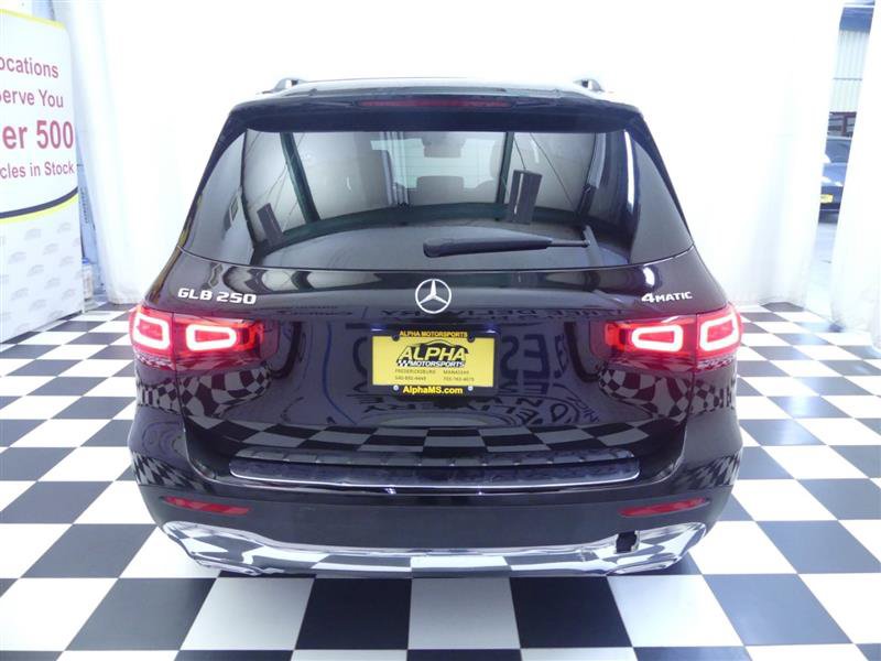 Used 2022 Mercedes-Benz GLB 250 4MATIC w/ Premium Package Lite image 6