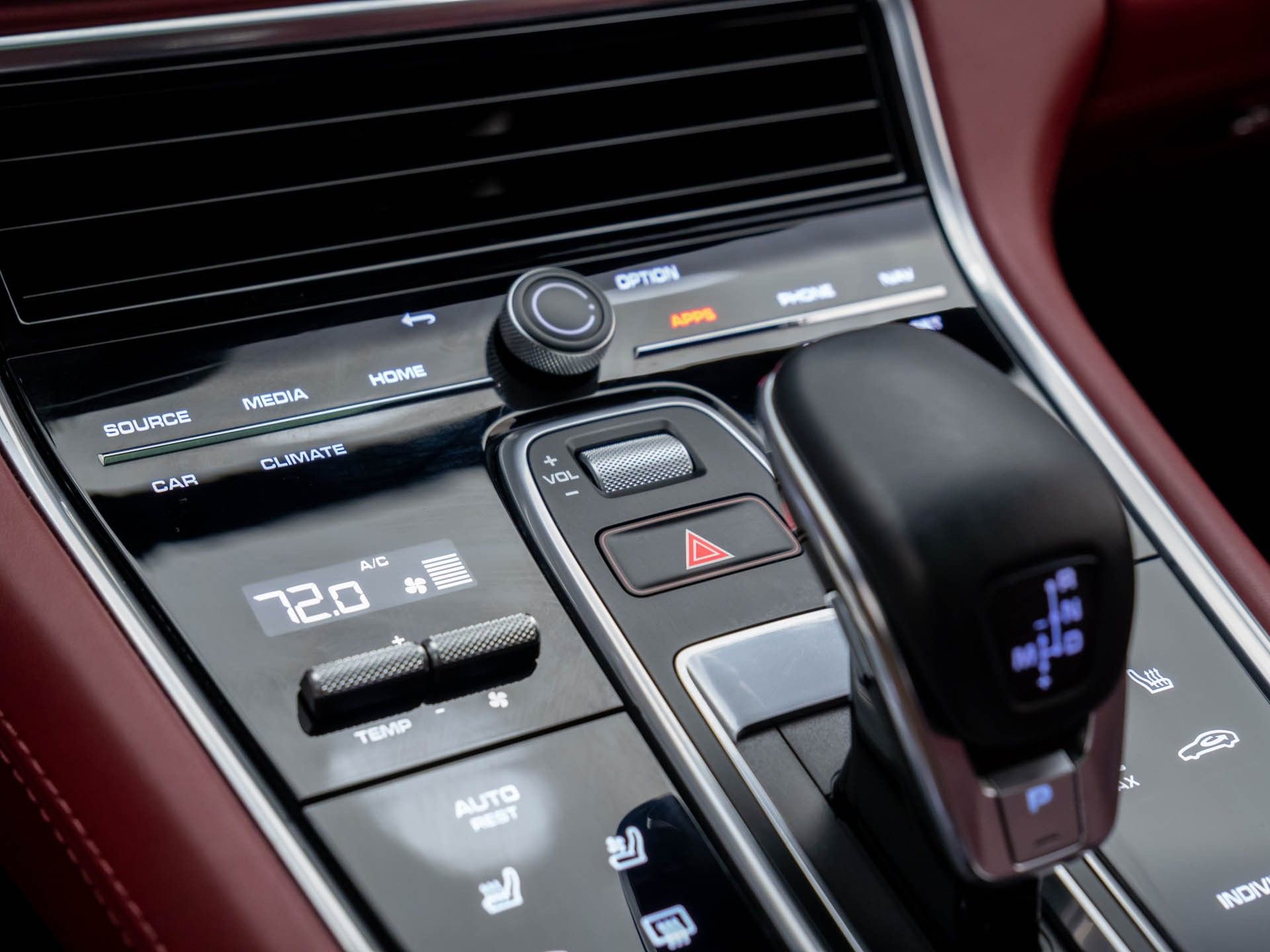 Certified 2022 Porsche Panamera 4 Platinum Edition image 27