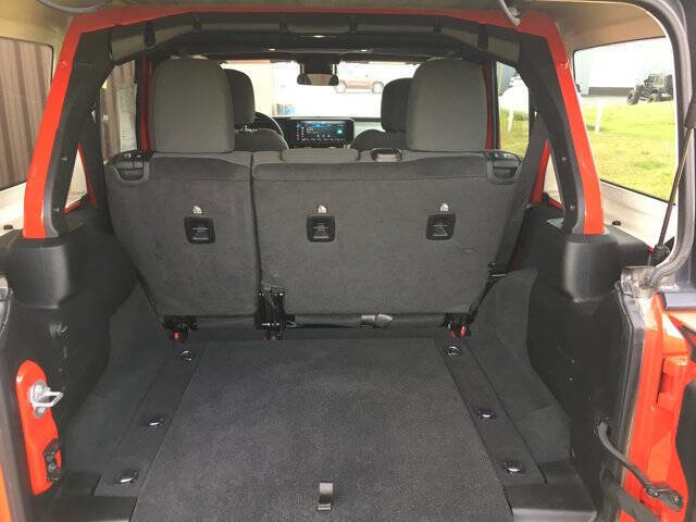 Used 2024 Jeep Wrangler Unlimited Sport image 29