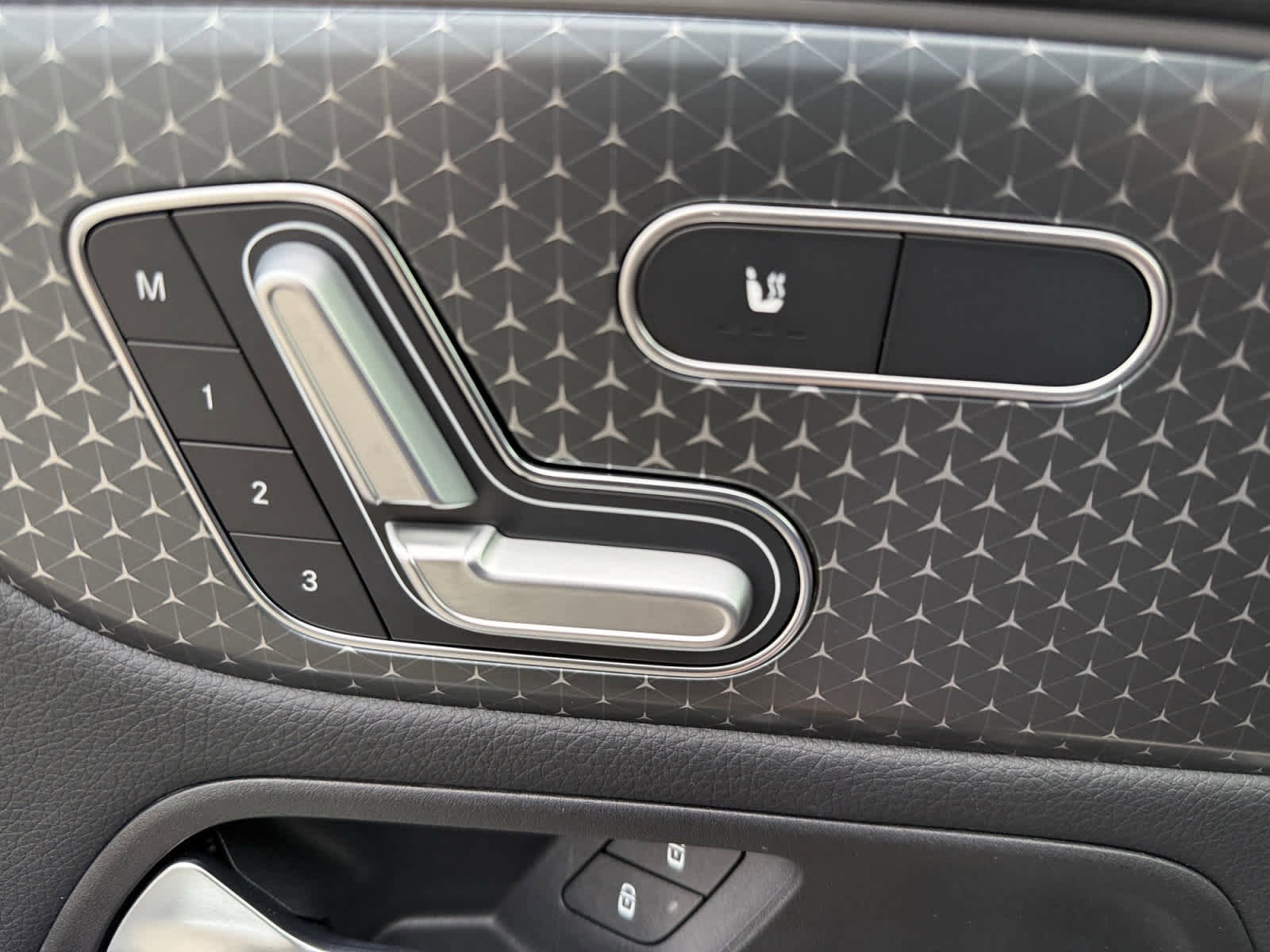 Certified 2024 Mercedes-Benz GLB 250 image 26