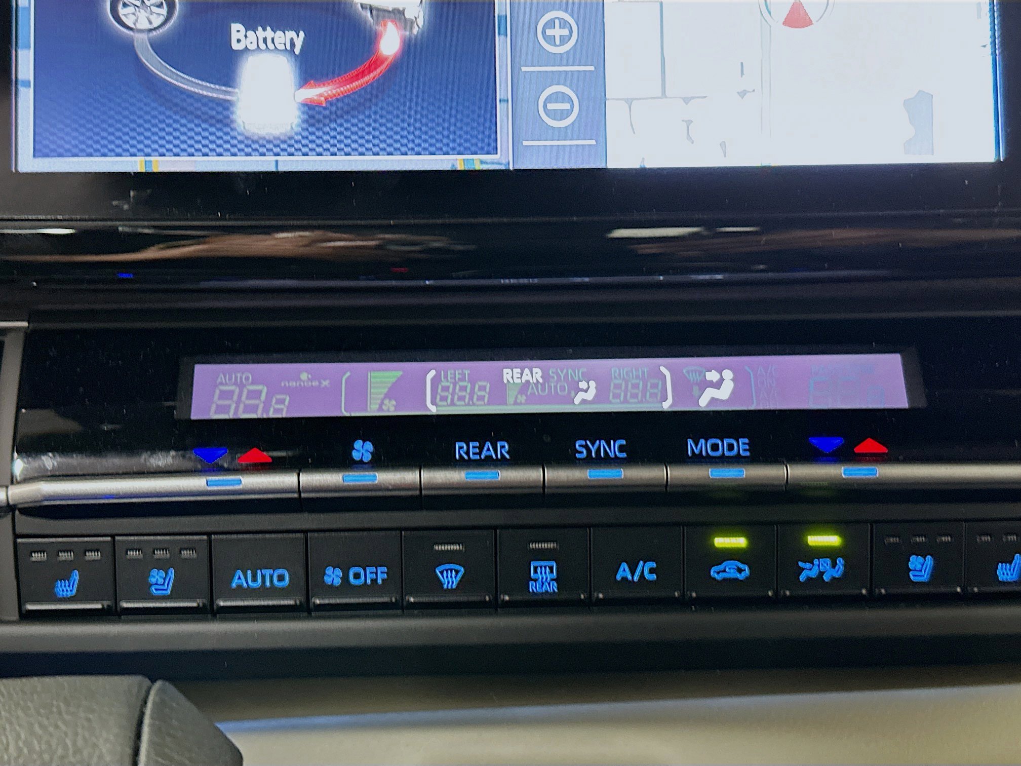 Certified 2024 Toyota Sienna Platinum image 23