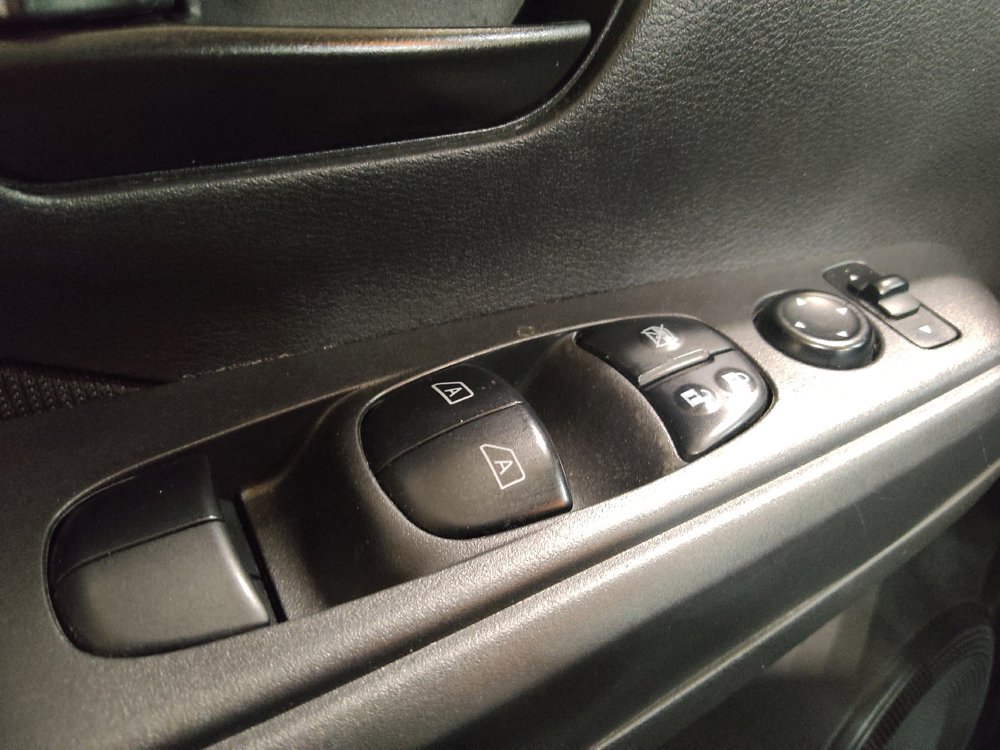 Used 2024 Nissan Kicks S FWD image 27