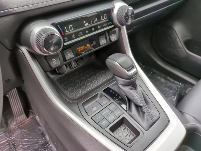 Used 2022 Toyota RAV4 XLE Premium AWD/4WD image 19