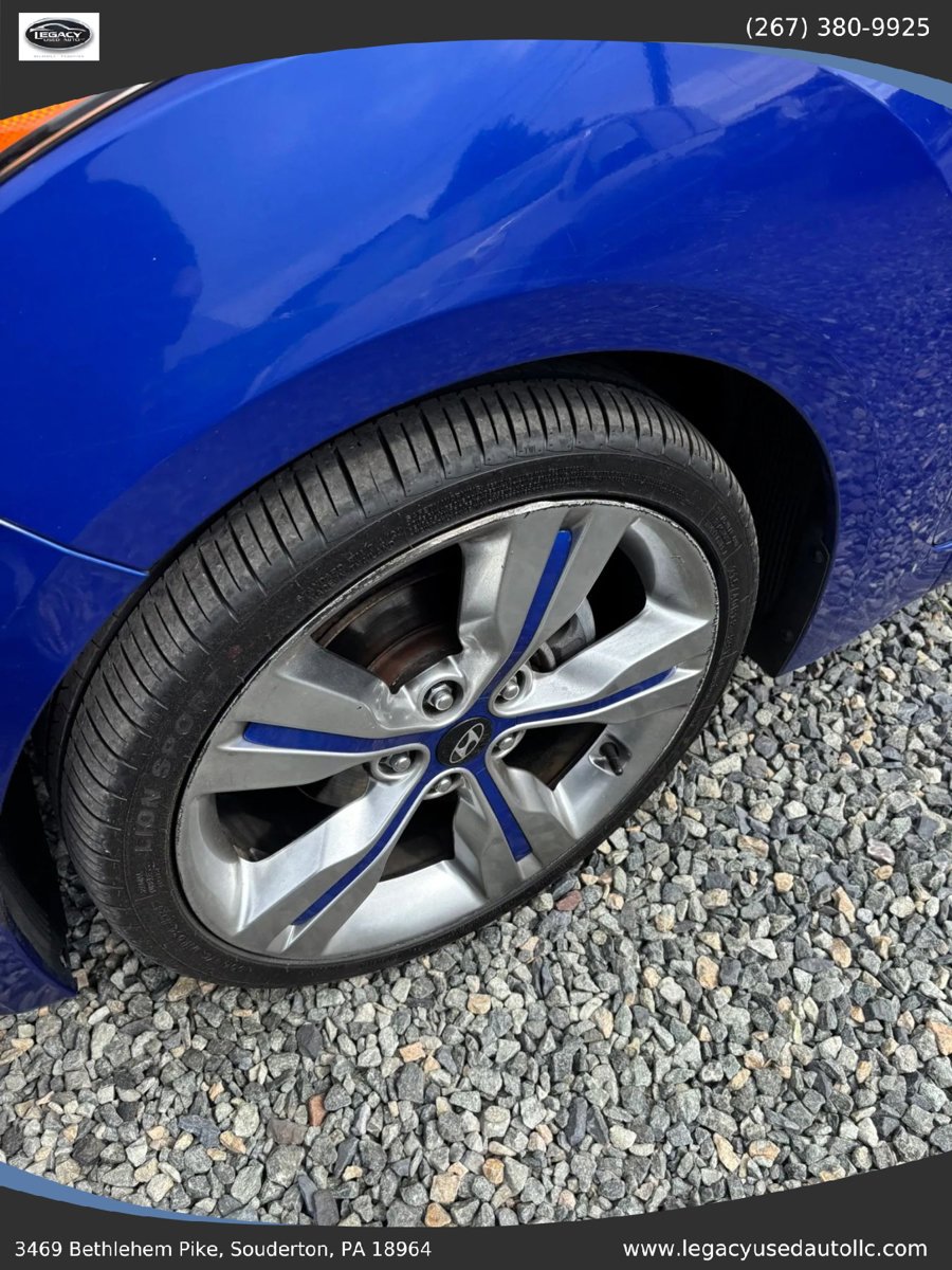 Used 2012 Hyundai Veloster w/ Style Pkg FWD image 37