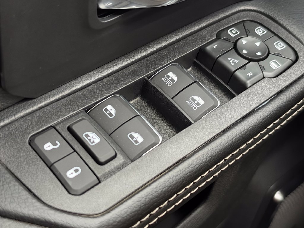 New 2027 RAM 2500 Laramie AWD/4WD image 28
